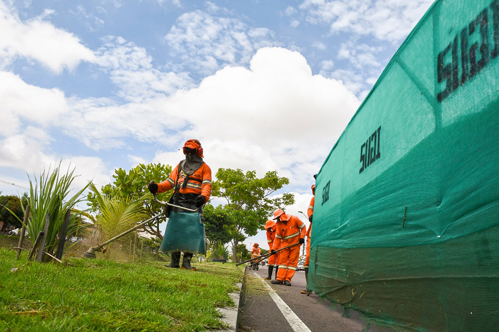 Prefeitura intensifica mutirões de limpeza em todas as zonas da cidade Prefeitura intensifica mutirões de limpeza em todas as zonas da cidade