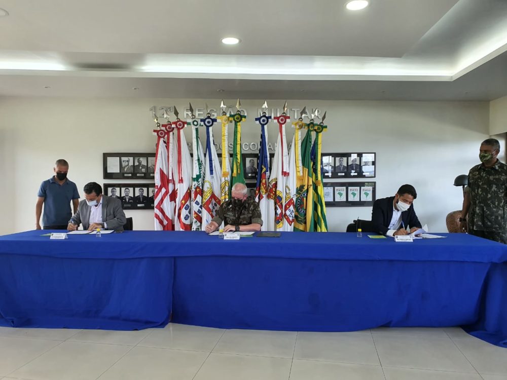 For&ccedil;as de Seguran&ccedil;a do AM recebem 100 fuzis do Ex&eacute;rcito Brasileiro