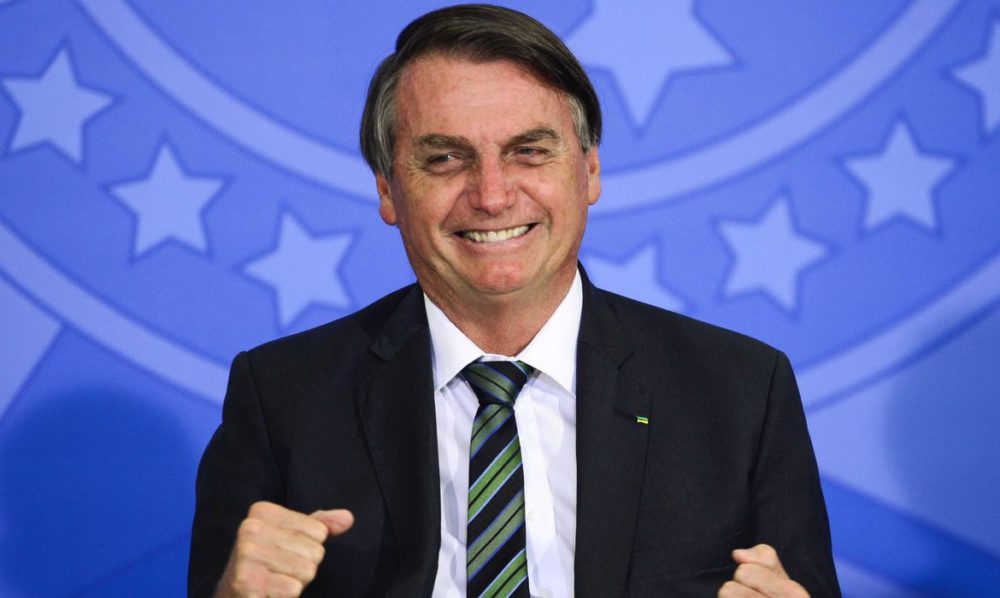 Brasil destina R$ 20 bi para vacinação da população contra Covid-19 Brasil destina R$ 20 bi para vacinação da população contra Covid-19