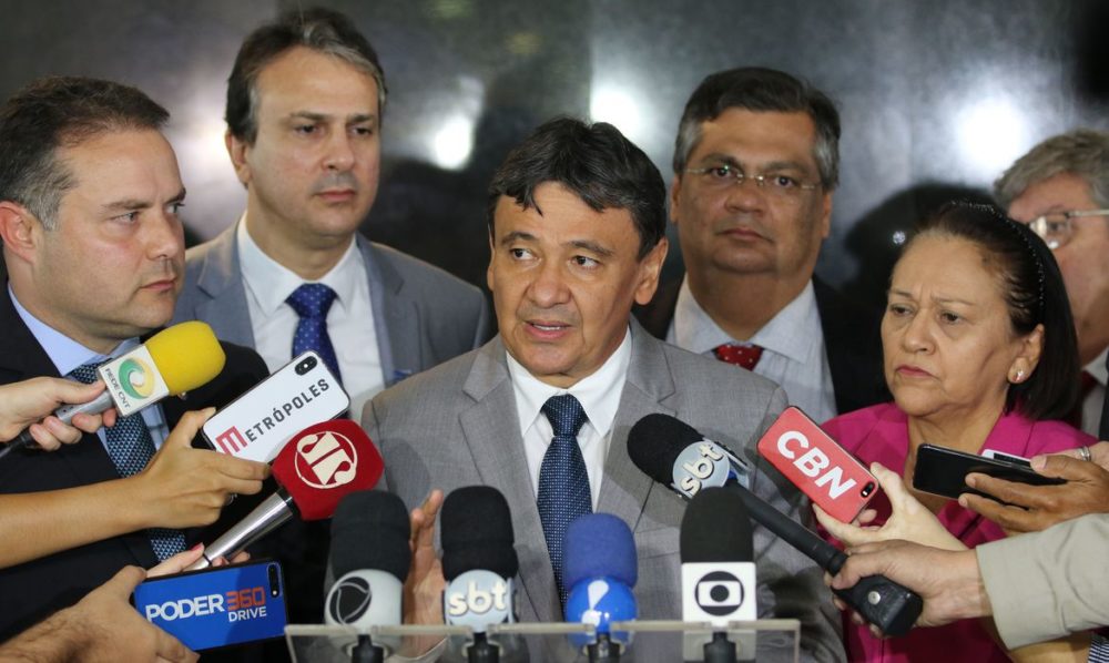 Governadores pedem suspensão de voos internacionais Governadores pedem suspensão de voos internacionais