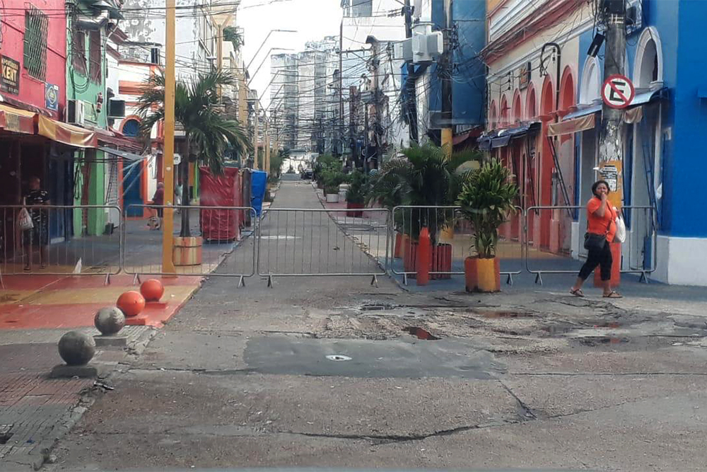 Manifestantes versus pol&iacute;cia no Centro