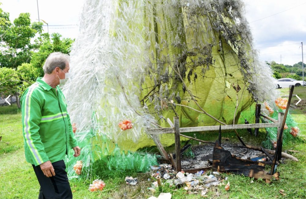 ‘Minha Manaus é da construção e não destruição’, diz prefeito sobre ato de vandalismo em árvore natalina ‘Minha Manaus é da construção e não destruição’, diz prefeito sobre ato de vandalismo em árvore natalina