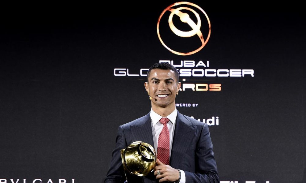 Cristiano Ronaldo é escolhido melhor jogador do século Cristiano Ronaldo é escolhido melhor jogador do século