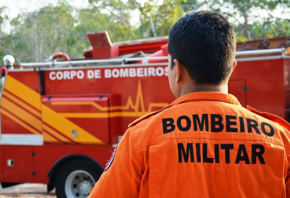 Corpo de Bombeiros alerta para cuidados com uso de fogos de artifício Corpo de Bombeiros alerta para cuidados com uso de fogos de artifício