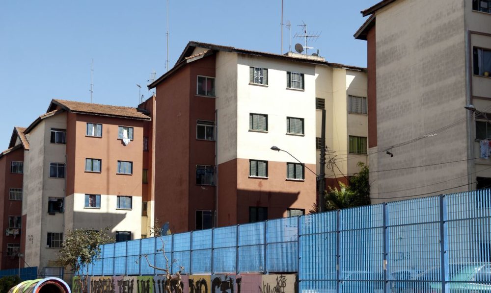 Bolsonaro assina decreto que regulamenta programa Casa Verde e Amarela Bolsonaro assina decreto que regulamenta programa Casa Verde e Amarela