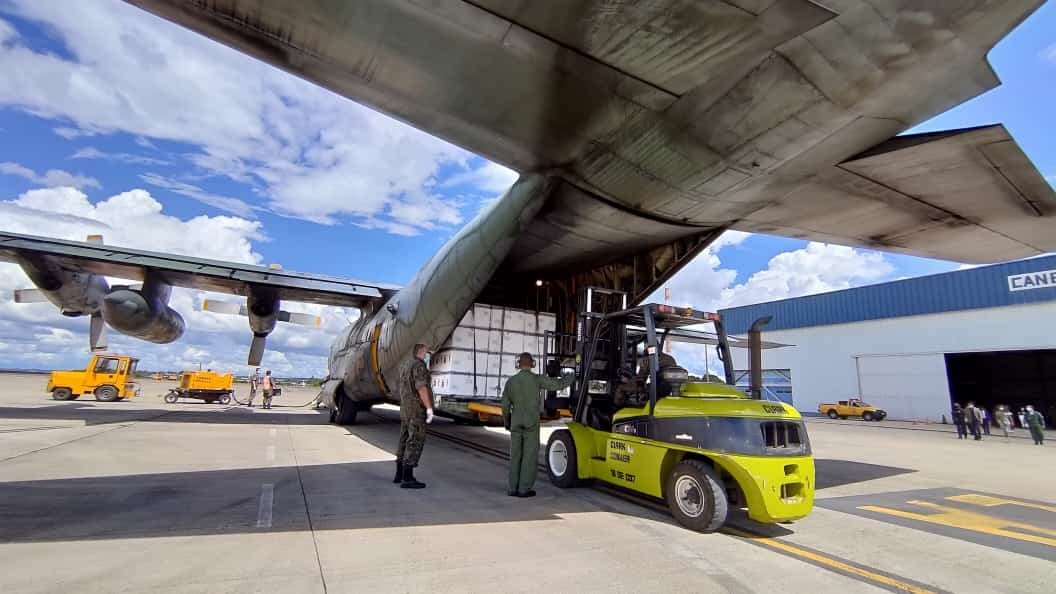 C-130 Hércules da FAB com vacinas chega a Manaus às 18h40 C-130 Hércules da FAB com vacinas chega a Manaus às 18h40
