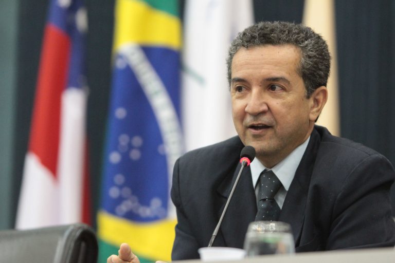 Sindicato solicita prioridade na vacinação de jornalistas contra Covid Sindicato solicita prioridade na vacinação de jornalistas contra Covid