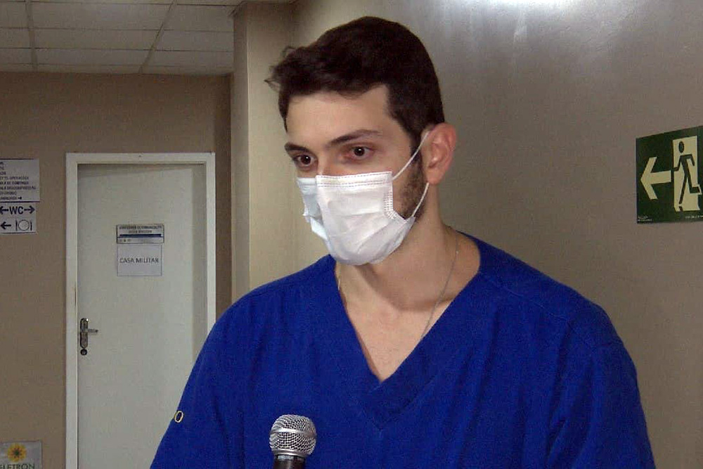 Médico do RJ, que atua no AM, convida colegas a entrar na linha de frente de combate à covid-19 Médico do RJ, que atua no AM, convida colegas a entrar na linha de frente de combate à covid-19
