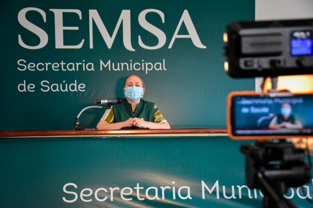 Mais de 50 mil idosos v&atilde;o receber vacina AstraZeneca/Oxford em 3 semanas