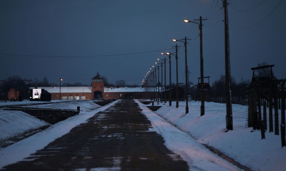 Auschwitz faz cerimônia virtual para marcar aniversário de libertação Auschwitz faz cerimônia virtual para marcar aniversário de libertação