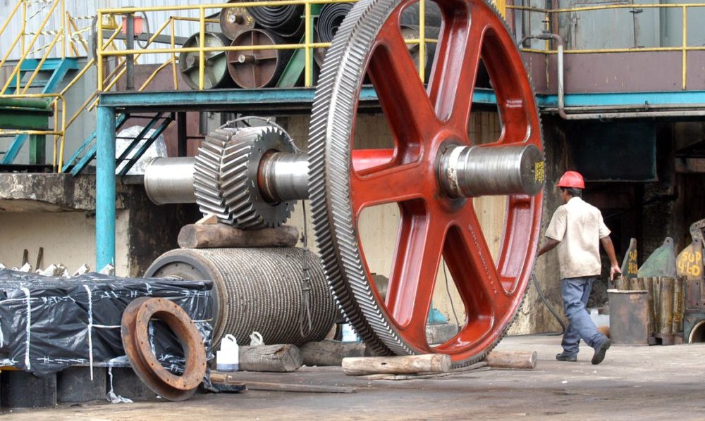 Produção industrial fecha 2020 com queda de 4,5%, diz IBGE Produção industrial fecha 2020 com queda de 4,5%, diz IBGE