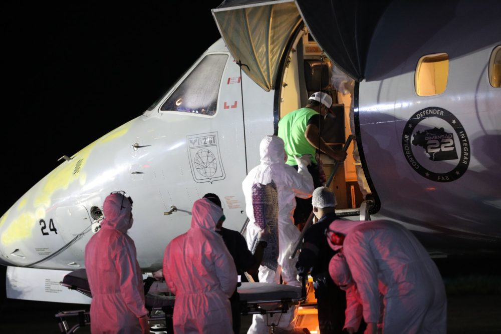 Outros 17 pacientes com Covid-19 são transferidos para o Rio de Janeiro Outros 17 pacientes com Covid-19 são transferidos para o Rio de Janeiro
