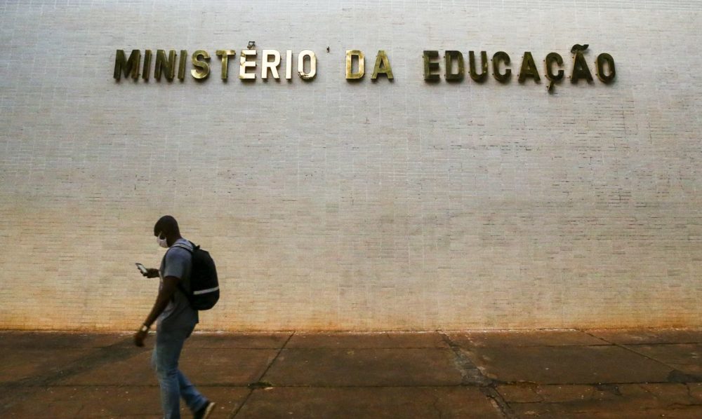 MEC publica relação de aprovados na segunda chamada do Prouni MEC publica relação de aprovados na segunda chamada do Prouni