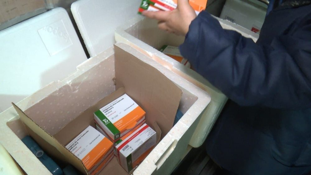 FVS-AM inicia a distribui&ccedil;&atilde;o da quarta remessa de vacinas para capital e interior