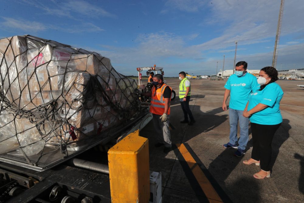 Governador recebe ajuda humanitária de 80 concentradores de oxigênio do Unicef e Opas Governador recebe ajuda humanitária de 80 concentradores de oxigênio do Unicef e Opas