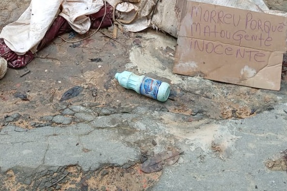 Com sinais de tortura, corpo &eacute; encontrado no Brasileirinho com bilhete: 'morreu porque matou gente inocente'
