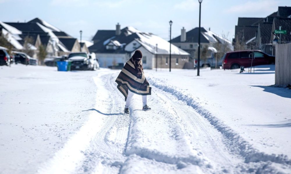 Tempestade de neve atinge os EUA; milhões estão sem eletricidade Tempestade de neve atinge os EUA; milhões estão sem eletricidade
