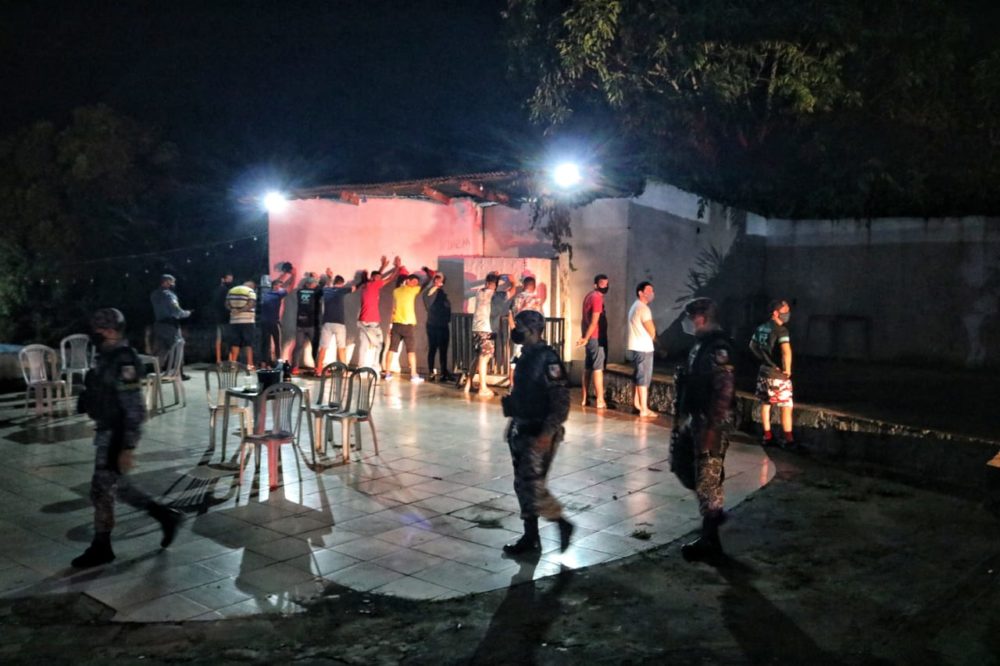 Festa clandestina 'O Pai t&aacute; On' &eacute; encerrada no Tarum&atilde;