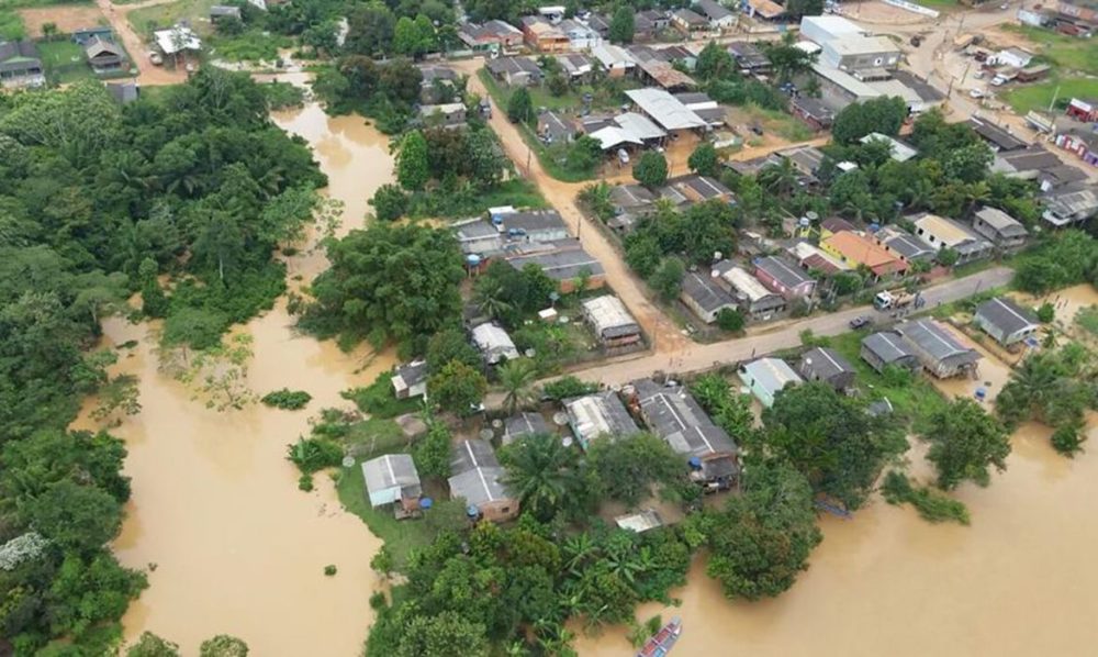 Acre continua a sofrer com cheias, dengue e pandemia Acre continua a sofrer com cheias, dengue e pandemia