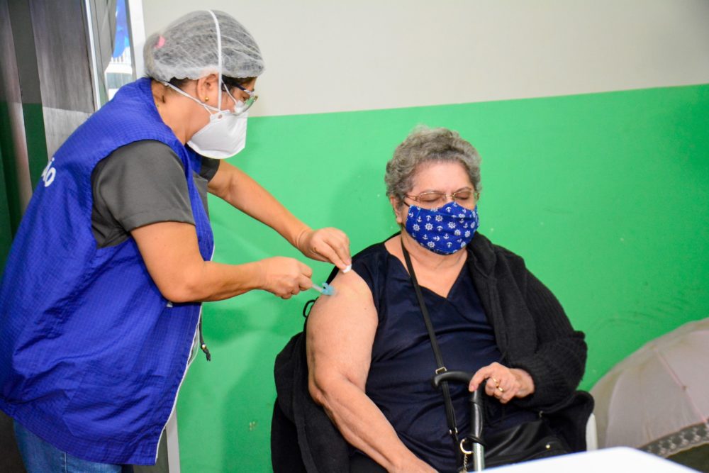 Prefeitura de Manaus segue com busca ativa de idosos e atendimento em pontos de vacinação Prefeitura de Manaus segue com busca ativa de idosos e atendimento em pontos de vacinação