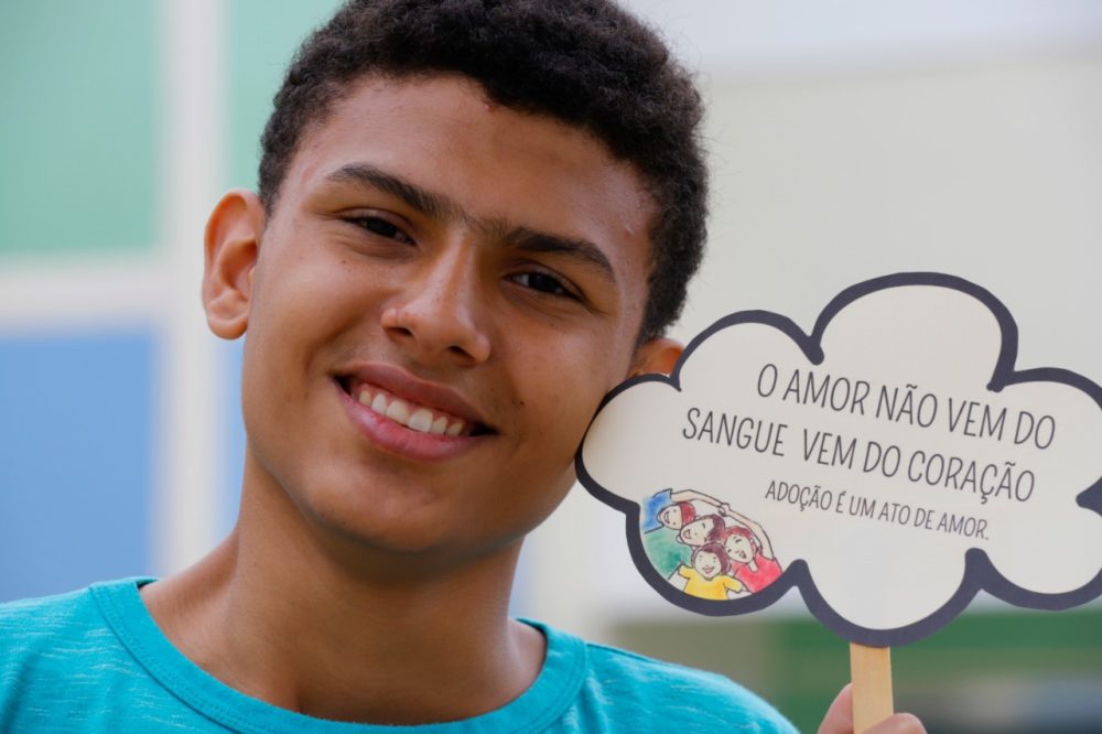 Projeto 'Encontrar Alguém' do TJAM viabiliza seis adoções de crianças e adolescentes desde início do ano Projeto 'Encontrar Alguém' do TJAM viabiliza seis adoções de crianças e adolescentes desde início do ano