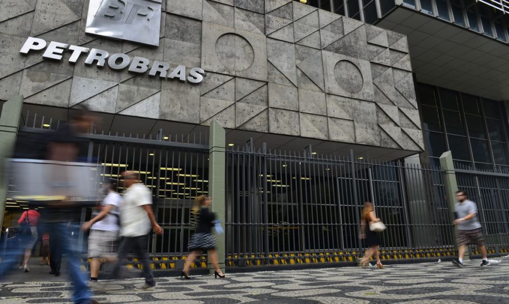 Petrobras anuncia nova alta nos preços da gasolina, diesel e gás Petrobras anuncia nova alta nos preços da gasolina, diesel e gás