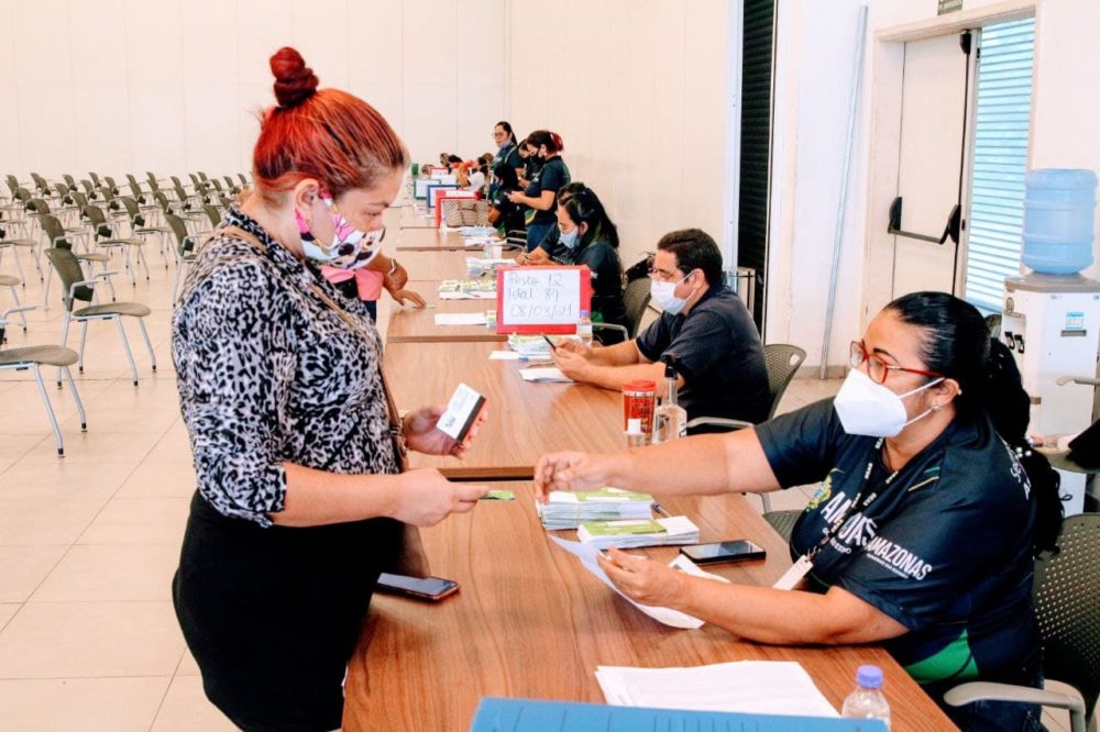 Em Manaus, beneficiários retardatários do Auxílio Estadual têm até sábado para retirar cartão Em Manaus, beneficiários retardatários do Auxílio Estadual têm até sábado para retirar cartão