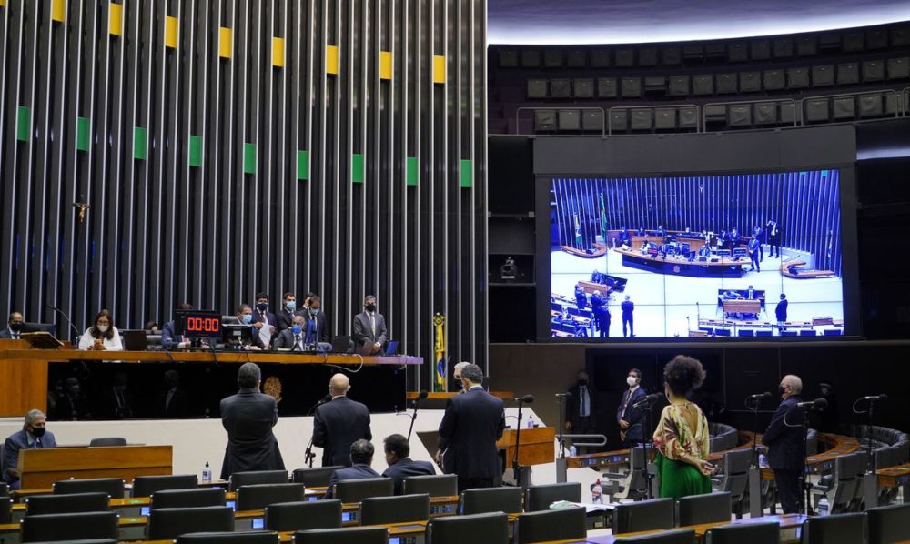 Congresso promulga emenda para pagamento de auxílio emergencial Congresso promulga emenda para pagamento de auxílio emergencial
