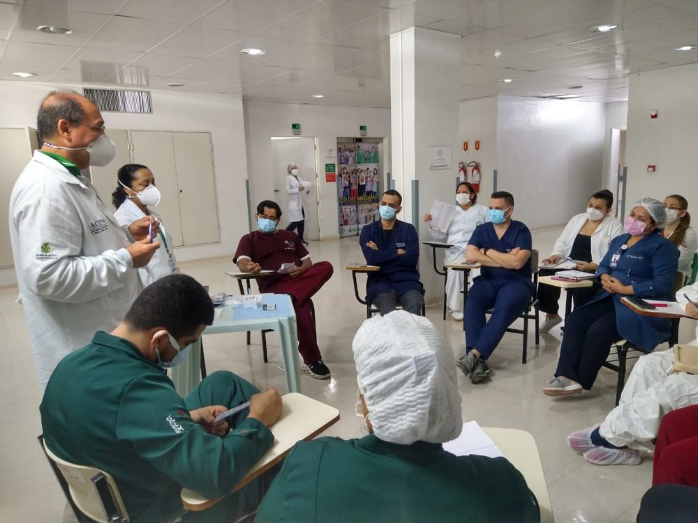 Profissionais do Agosto recebem treinamento de exame RT-PCR Profissionais do Agosto recebem treinamento de exame RT-PCR
