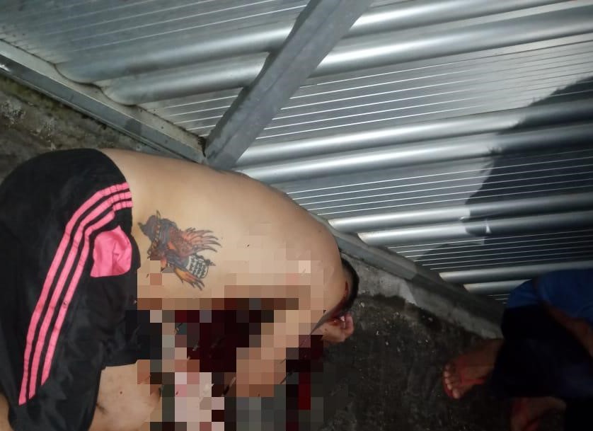 'Bob' é executado com 14 tiros no Jorge Teixeira após fugir de outro bairro 'Bob' é executado com 14 tiros no Jorge Teixeira após fugir de outro bairro