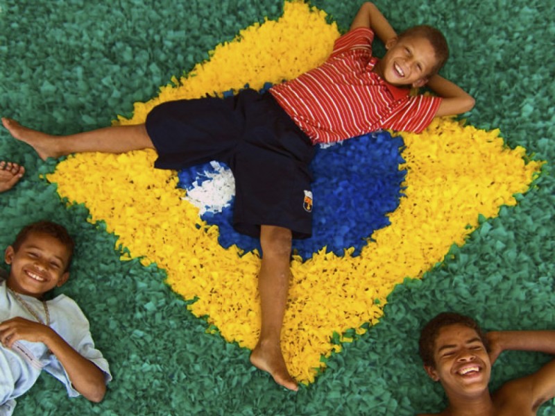 PANDEMIA Brasil cai doze posições em ranking global de felicidade PANDEMIA Brasil cai doze posições em ranking global de felicidade