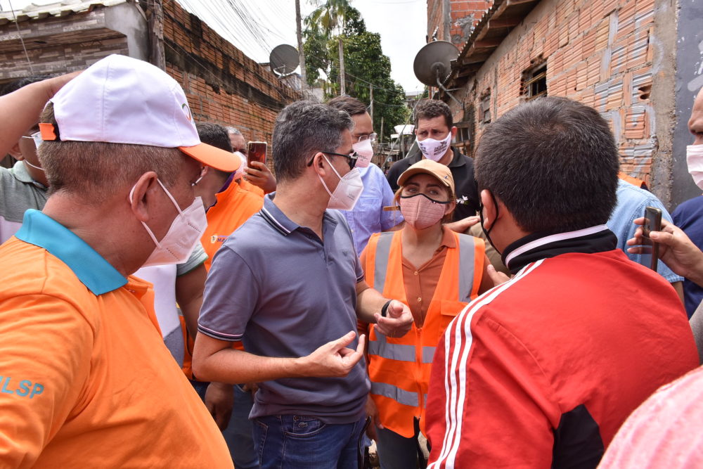 'Estamos buscando solu&ccedil;&otilde;es definitivas&rsquo;, diz prefeito sobre locais que sofrem com alagamentos