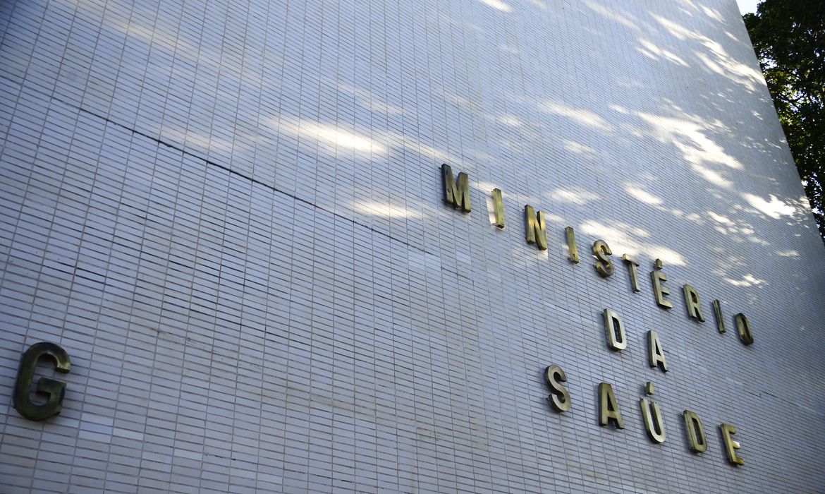 Ministério muda sistema de registro de mortes por coronavírus Ministério muda sistema de registro de mortes por coronavírus