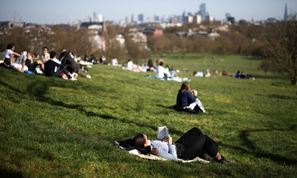 Pandemia: Inglaterra ameniza lockdown, mas premi&ecirc; Johnson pede cautela