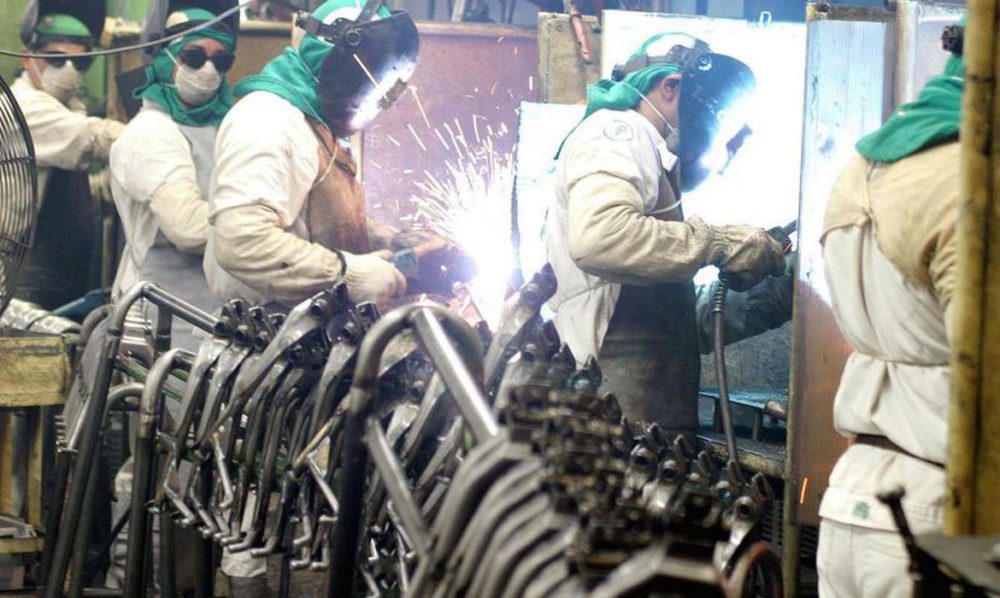 Caged: Brasil gera mais de 400 mil novos empregos formais em fevereiro; AM tem saldo negativo Caged: Brasil gera mais de 400 mil novos empregos formais em fevereiro; AM tem saldo negativo