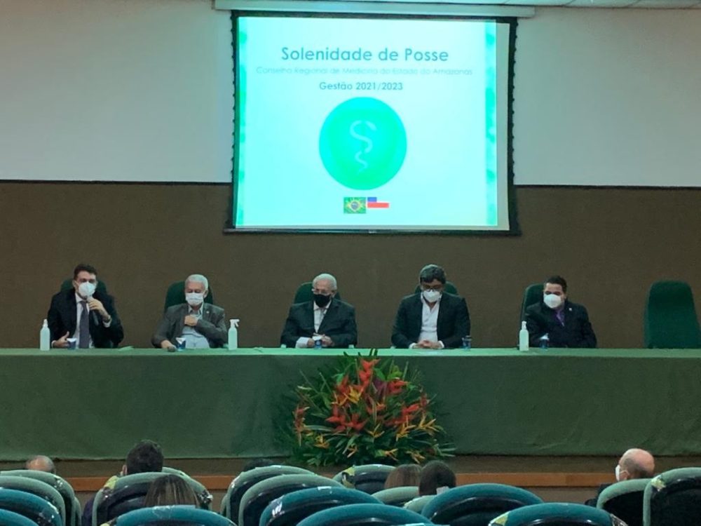 Nova diretoria do Conselho Regional de Medicina do Amazonas toma posse em sess&atilde;o solene