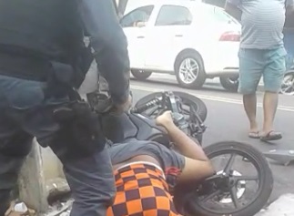 No domingo de P&aacute;scoa, motociclista morre ao colidir contra poste no Morro da Liberdade