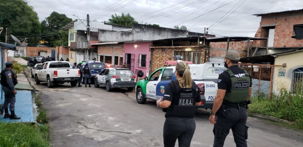‘Anonimato’ cumpre mandados contra traficantes suspeitos de homicídios ‘Anonimato’ cumpre mandados contra traficantes suspeitos de homicídios