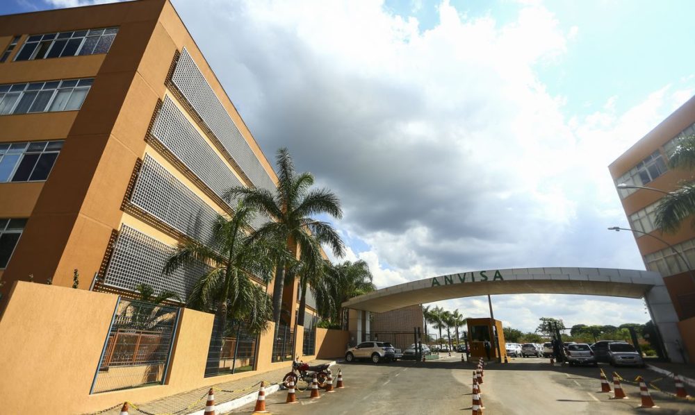 Anvisa aprova uso emergencial de coquetel contra a Covid-19 Anvisa aprova uso emergencial de coquetel contra a Covid-19