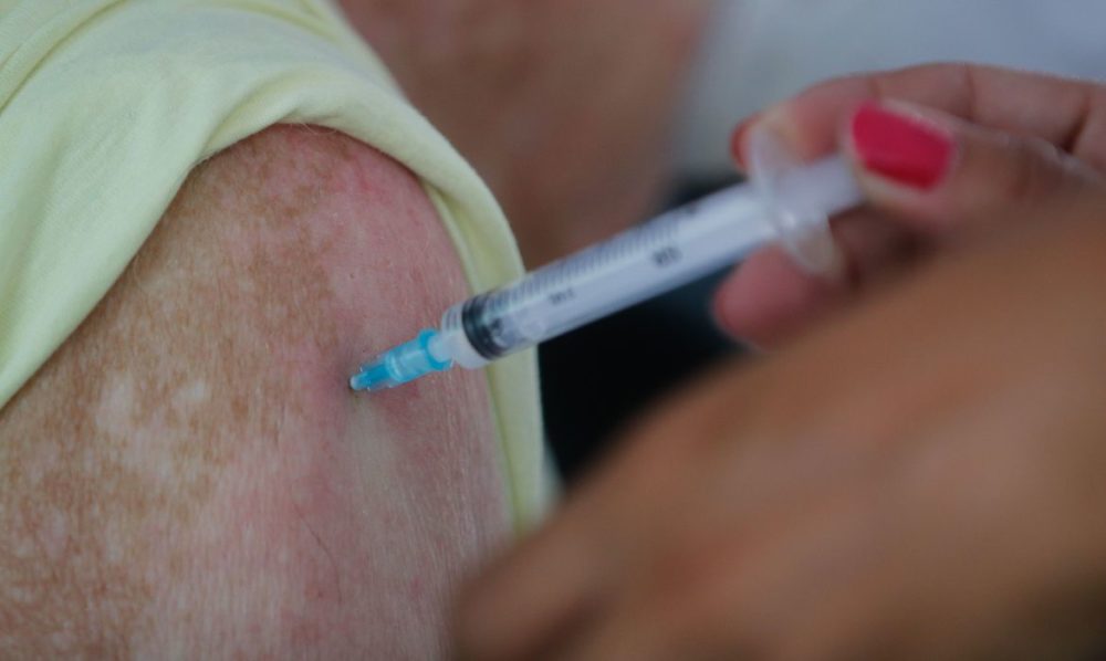 Campanha de vacina&ccedil;&atilde;o contra a gripe come&ccedil;a na segunda