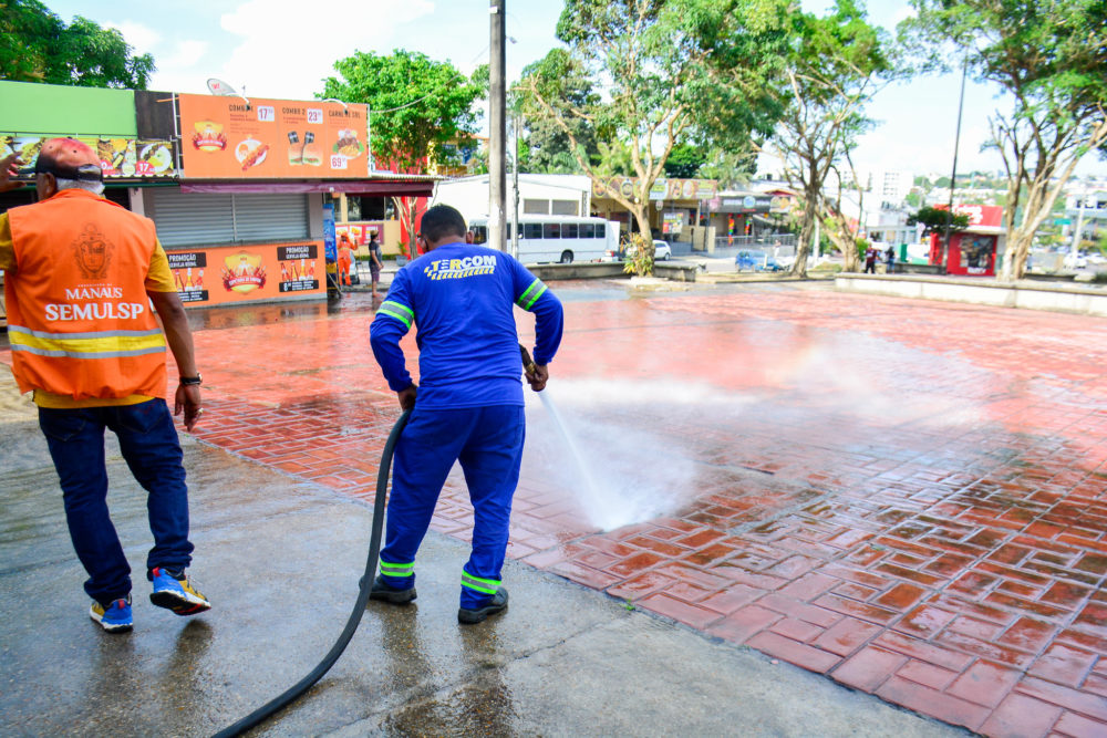 Prefeitura inicia a revitalização de mais uma praça pública no Parque das Laranjeiras Prefeitura inicia a revitalização de mais uma praça pública no Parque das Laranjeiras