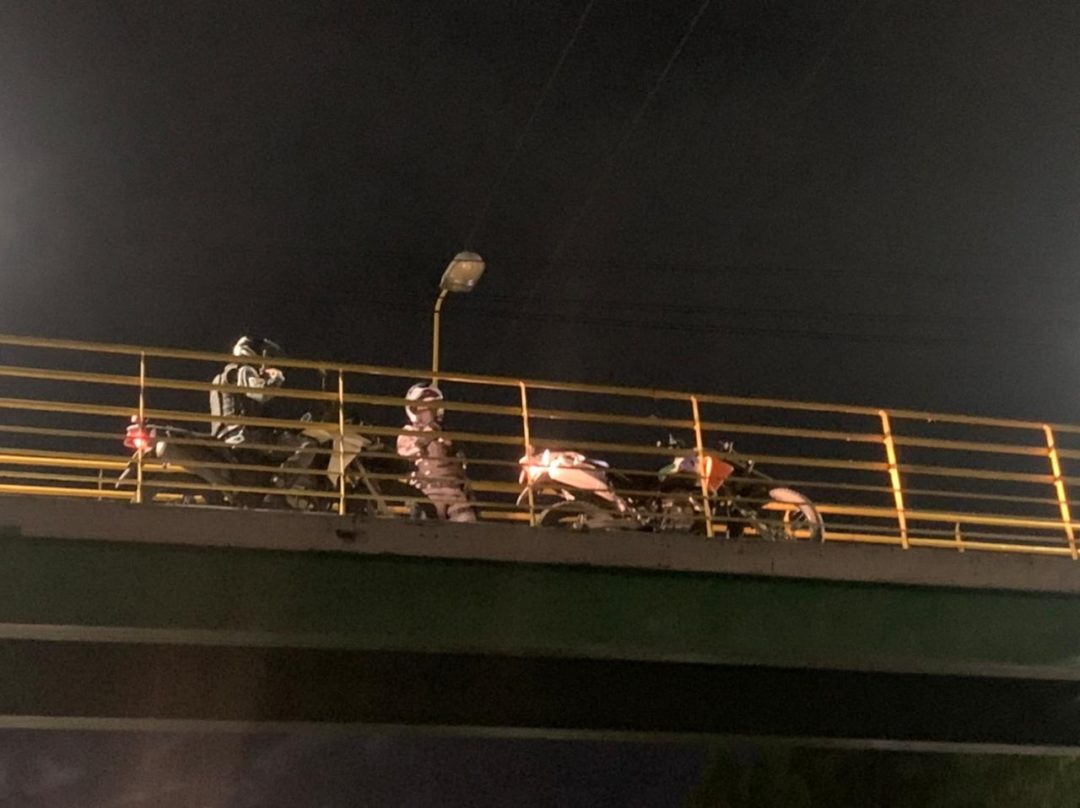 Motociclista tenta fugir de barreira, mas acaba preso por adulteração em moto Motociclista tenta fugir de barreira, mas acaba preso por adulteração em moto
