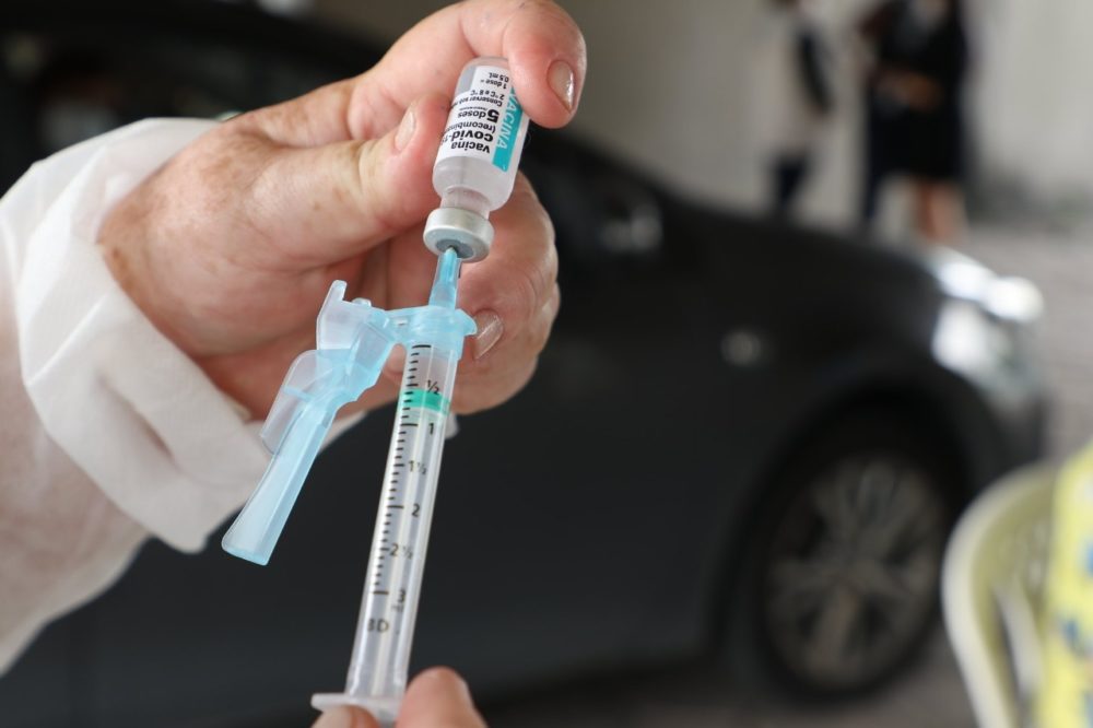 FVS-AM informa a aplicação de 893.285 doses contra Covid-19 até este sábado FVS-AM informa a aplicação de 893.285 doses contra Covid-19 até este sábado