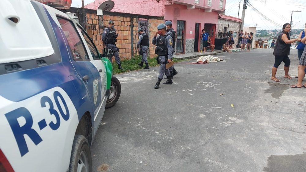 Com características de execução, homem e adolescente são mortos no Mutirão Com características de execução, homem e adolescente são mortos no Mutirão