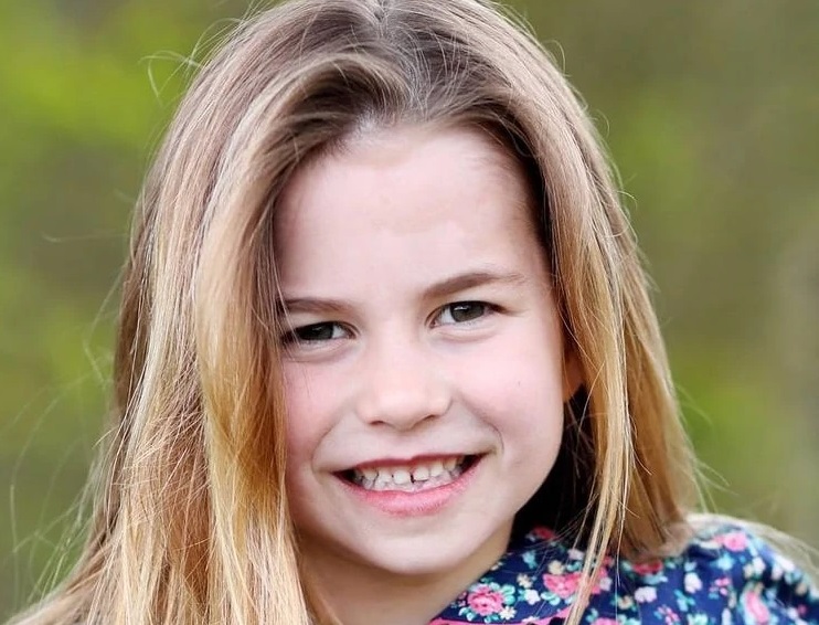 Kate Middleton mostra nova foto da princesa Charlotte: 'tá a cara do pai' Kate Middleton mostra nova foto da princesa Charlotte: 'tá a cara do pai'