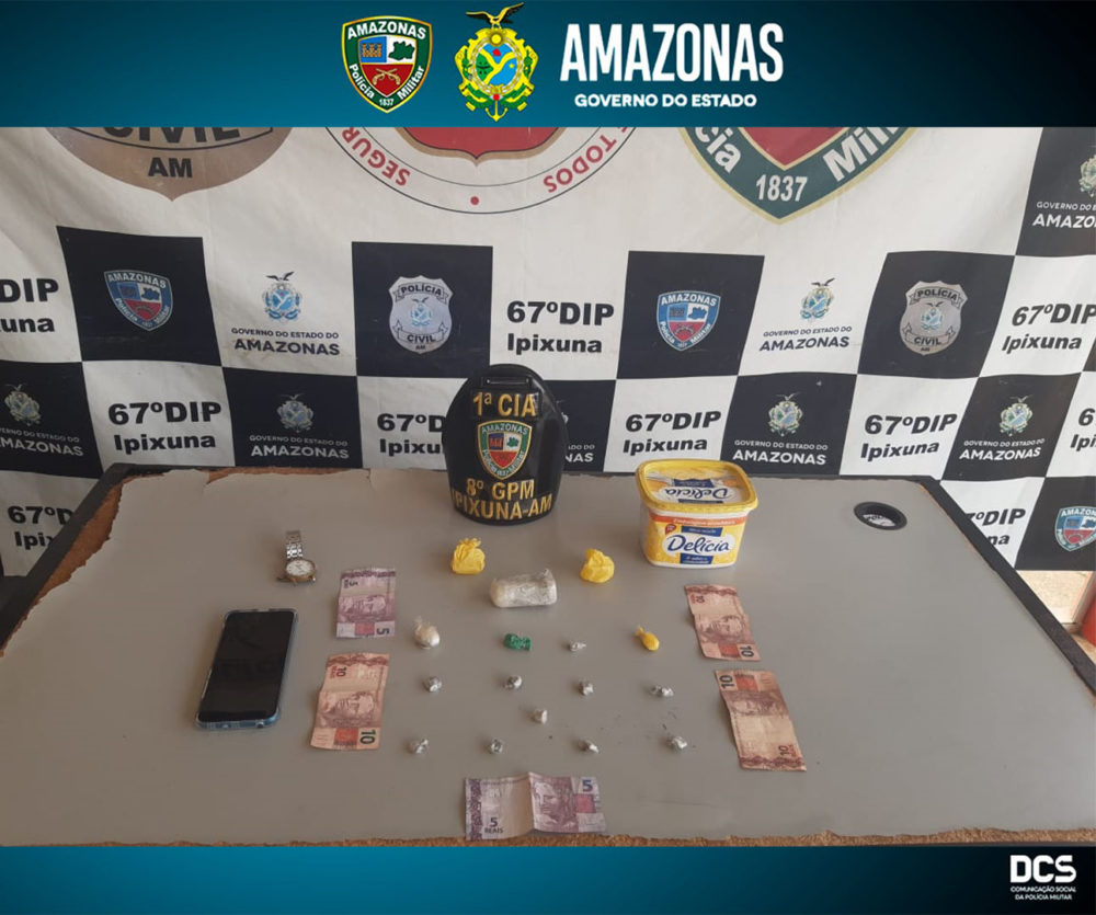 Dupla presa leva PMs até esconderijo com droga enterrada Dupla presa leva PMs até esconderijo com droga enterrada