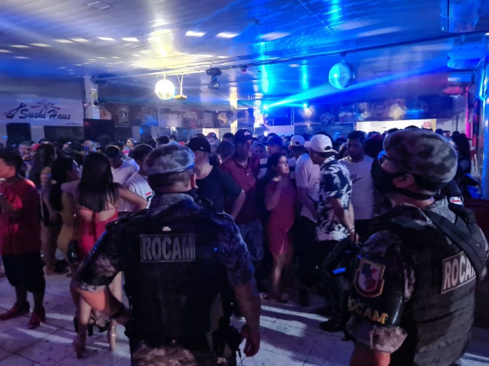 PM encerra festa clandestina com mais de 500 pessoas em Coari