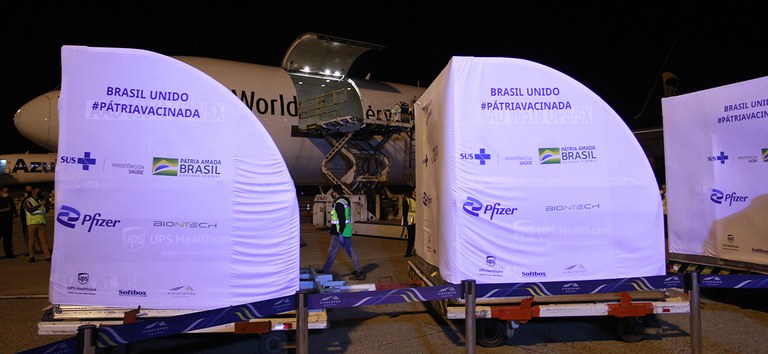 Anvisa alerta sobre risco de erros na vacina&ccedil;&atilde;o; Brasil tem 3 vacinas em uso