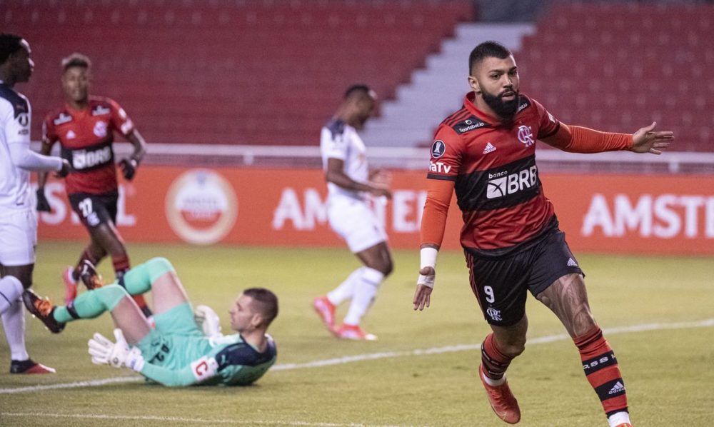 Com dois gols de Gabriel, Flamengo vence LDU em Quito Com dois gols de Gabriel, Flamengo vence LDU em Quito