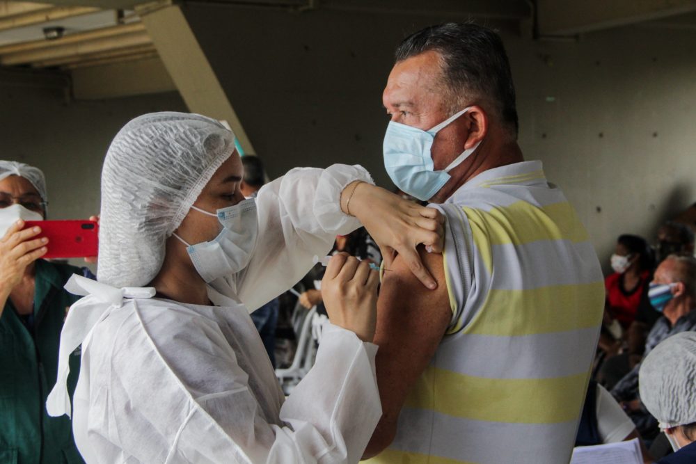 Mais de 600 mil doses de vacina foram aplicadas na capital Mais de 600 mil doses de vacina foram aplicadas na capital